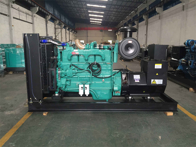 新城镇如何判断一个电压表是否具有自动量程切换功能？