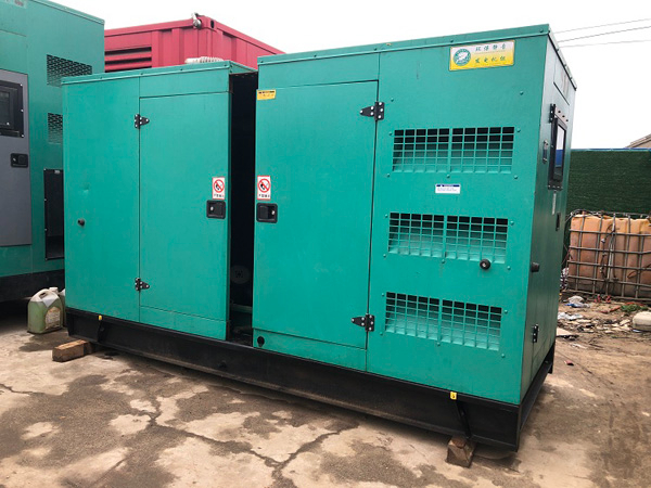 新城镇怎样合理控制磷酸铁锂蓄电池的充放电倍率以延长其使用寿命？